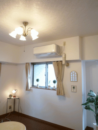 クロスでクラシカルアンティークなお部屋にアップグレード　港区I様邸